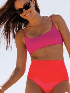 Left on Friday Pool Days top in Hot (pink)